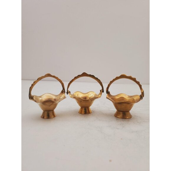 Vintage Brass Basket with handle - small brass round metal basket -minat… - Picture 3 of 10